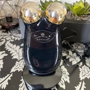 NuFace Trinity Black w/22k Gold Plated Spheres, top wobbly so I taped it, works!